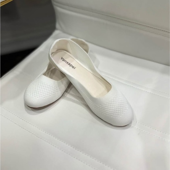 Elegant White Women's Flats with flexible souls - Picture 3 of 6
